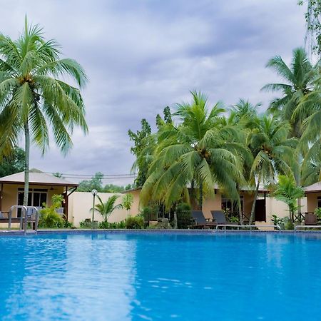 Langkah Syabas Beach Resort Kinarut Eksteriør billede